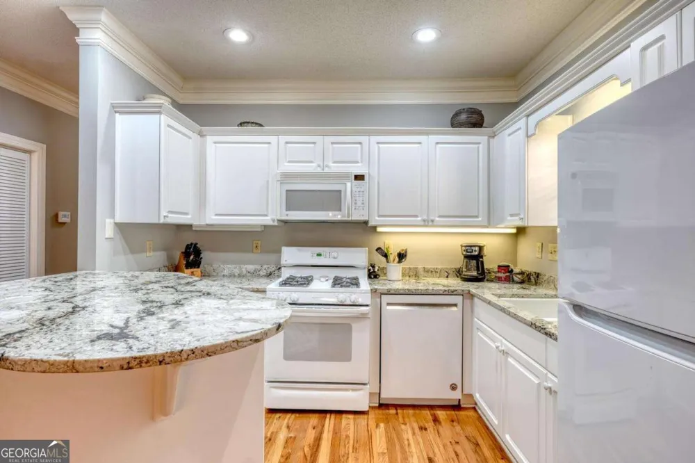 112 Gleneagle CT Clayton, GA 30525