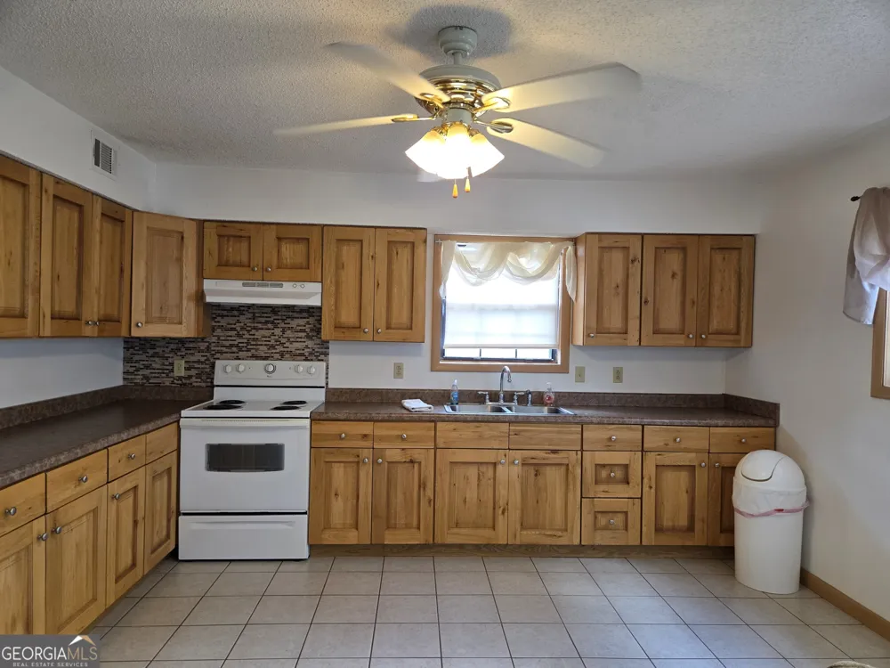 674 McNatt Falls RD Uvalda, GA 30473