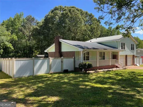 2768 Majestic CIR