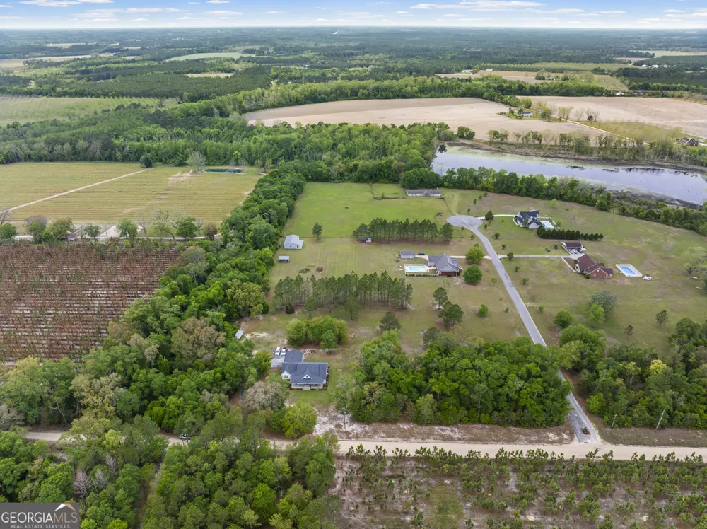 5113 Allen Walker RD Blackshear, GA 31516
