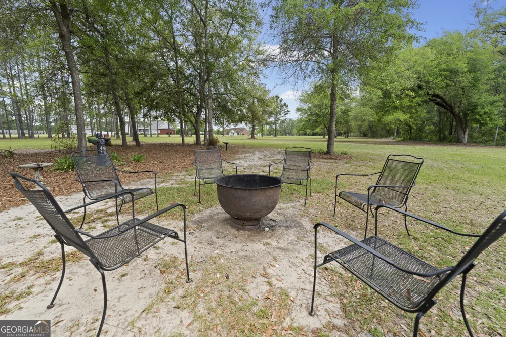 5113 Allen Walker RD Blackshear, GA 31516