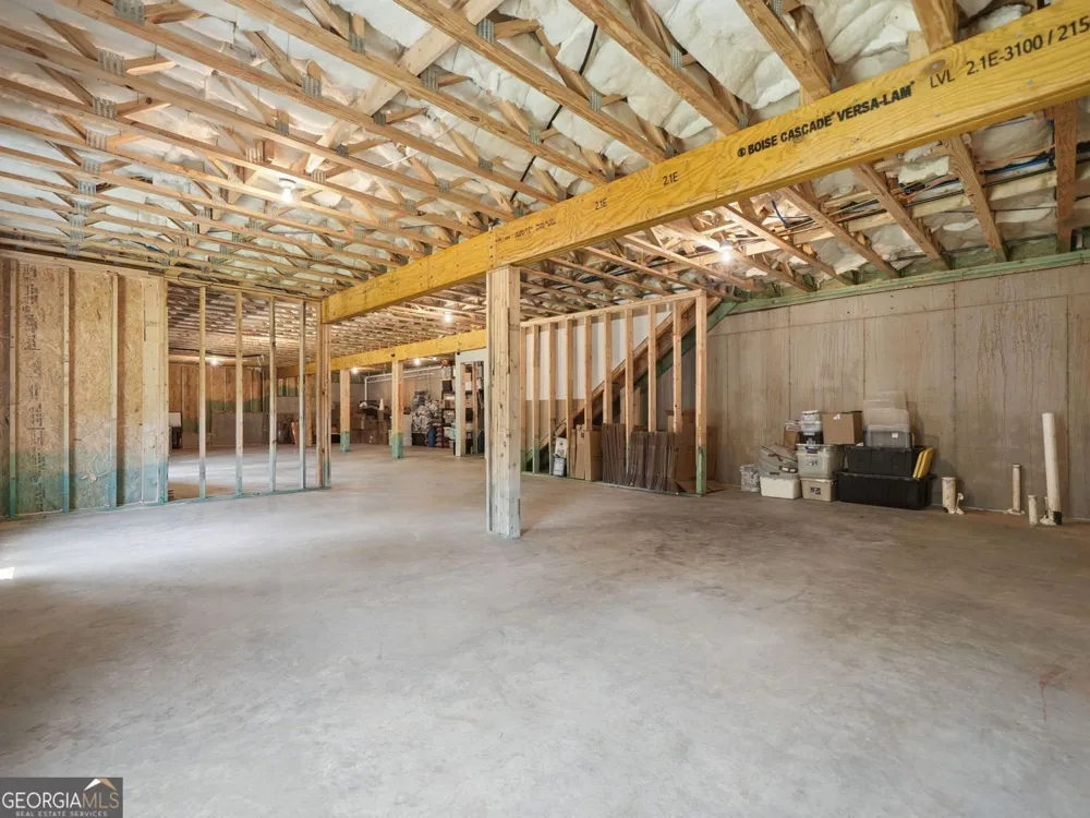404 London RD Ball Ground, GA 30107