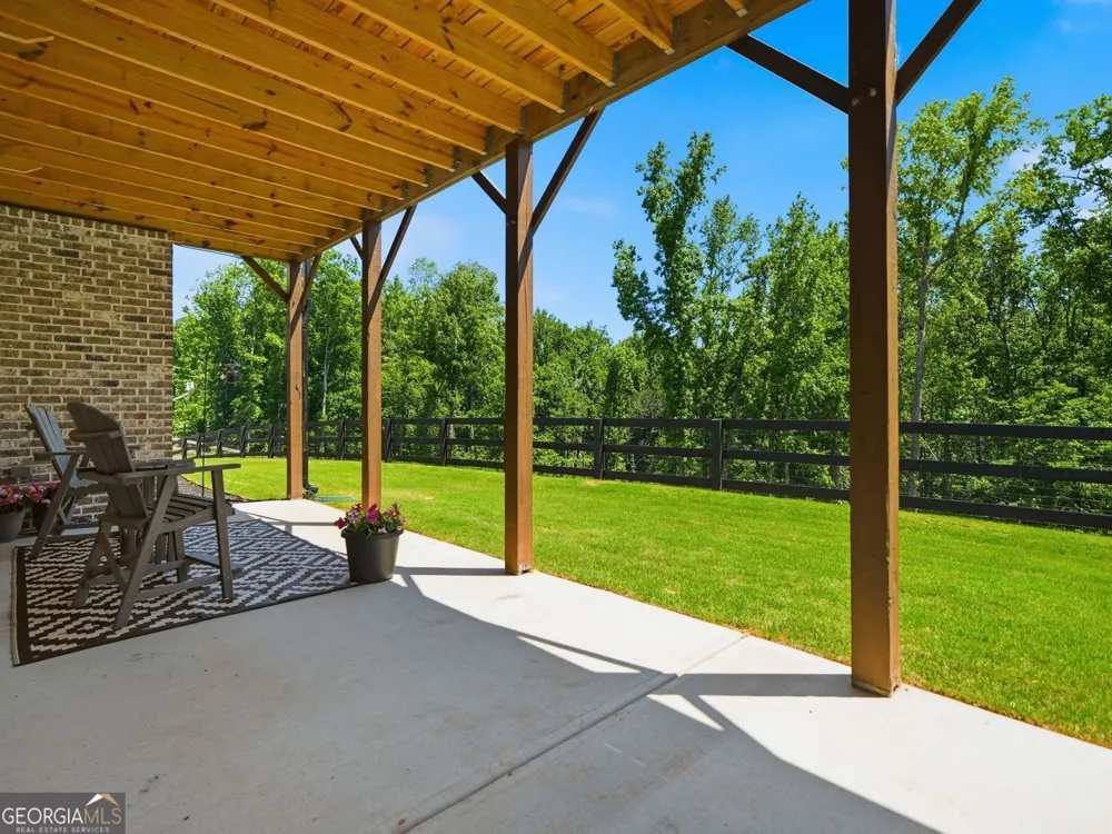 404 London RD Ball Ground, GA 30107