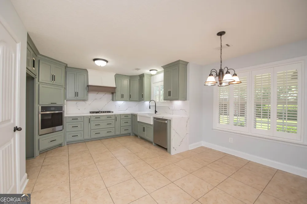 202 Northumberland WAY Warner Robins, GA 31088