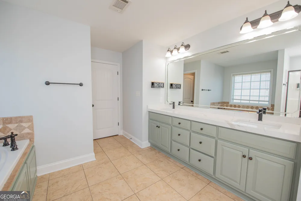 202 Northumberland WAY Warner Robins, GA 31088