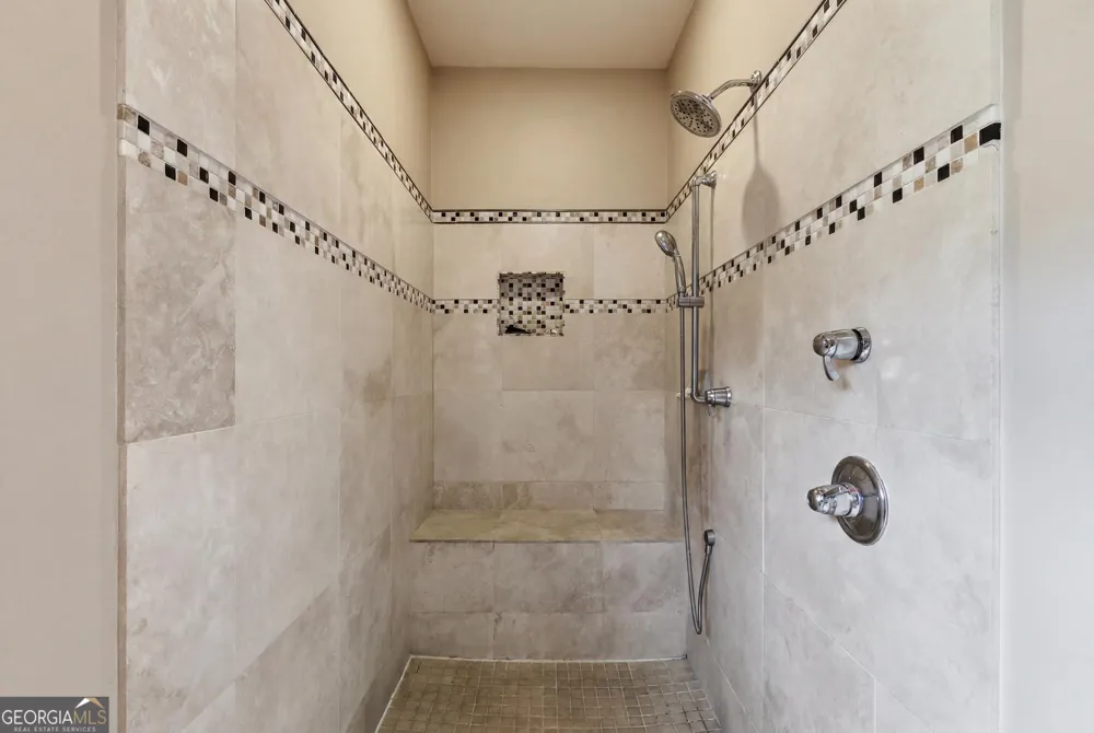 350 Drew LN Lavonia, GA 30553
