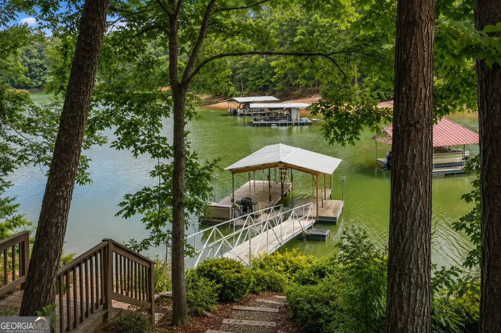 350 Drew LN Lavonia, GA 30553
