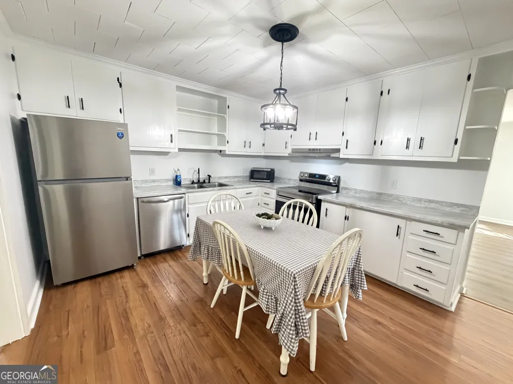2004 32nd ST Valley, AL 36854