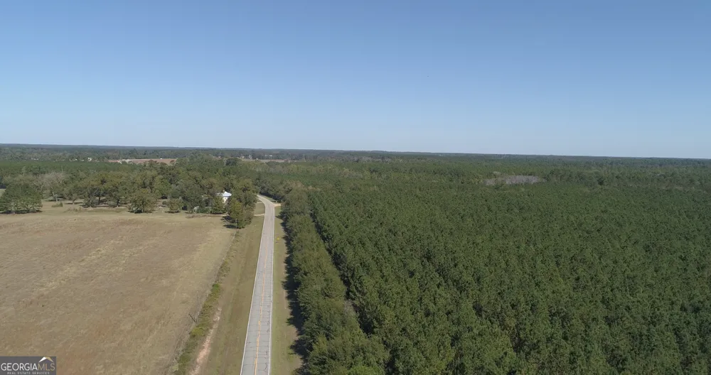 2202 KENNEDY BRIDGE RD Register, GA 30452