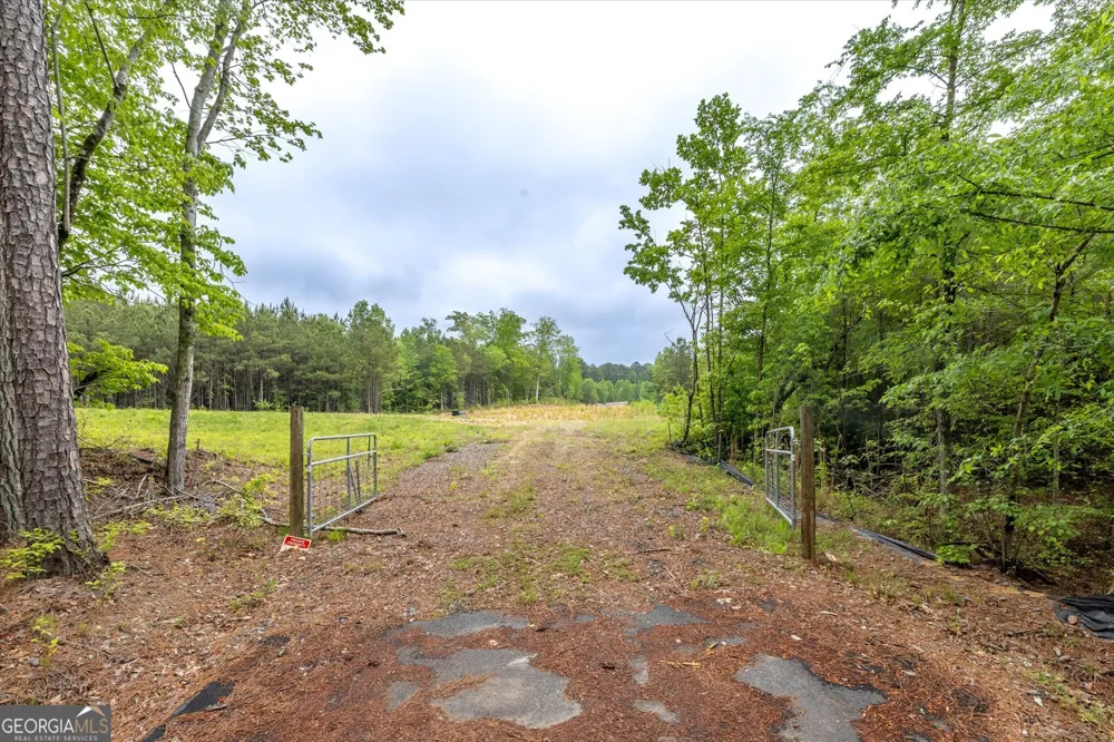 51 Paul Harris RD Dallas, GA 30157