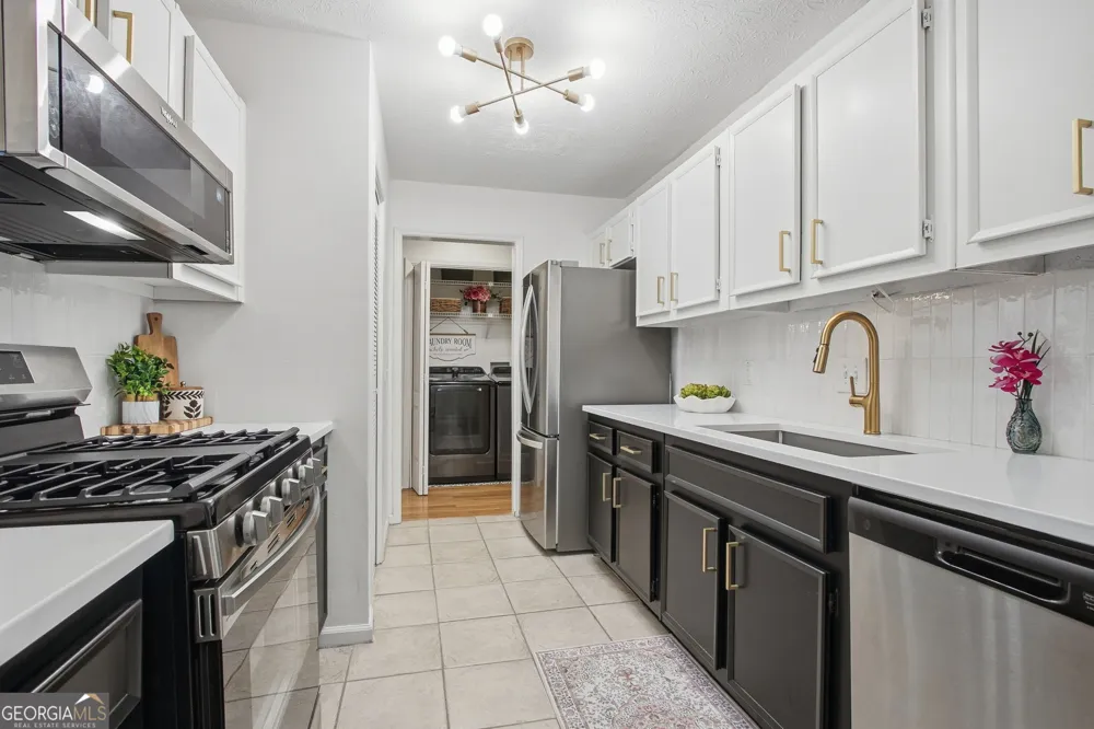 4013 Lake Pointe CIR Roswell, GA 30075