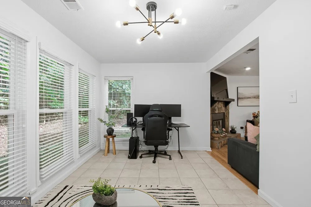 4013 Lake Pointe CIR Roswell, GA 30075