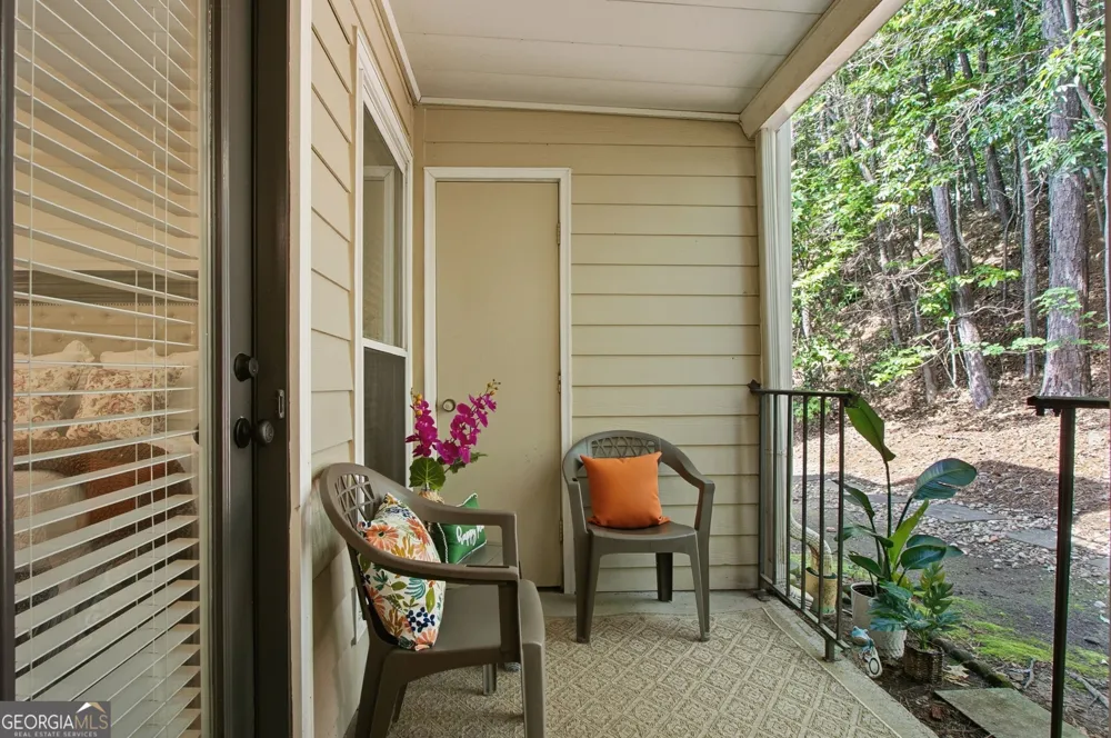 4013 Lake Pointe CIR Roswell, GA 30075