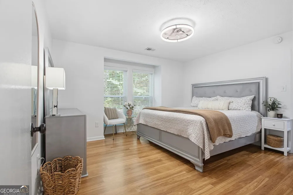4013 Lake Pointe CIR Roswell, GA 30075