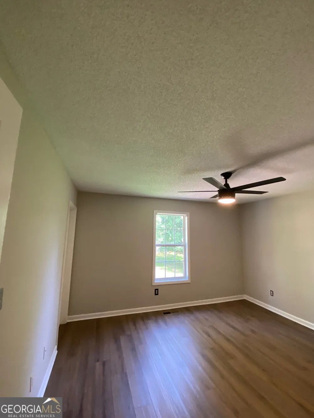 51 Connie DR Dallas, GA 30157