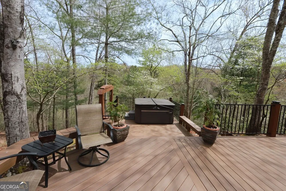 120 Bear Den RD Dahlonega, GA 30533
