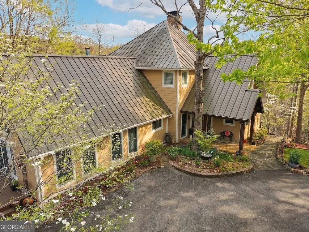 120 Bear Den RD Dahlonega, GA 30533