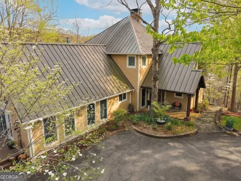 120 Bear Den RD