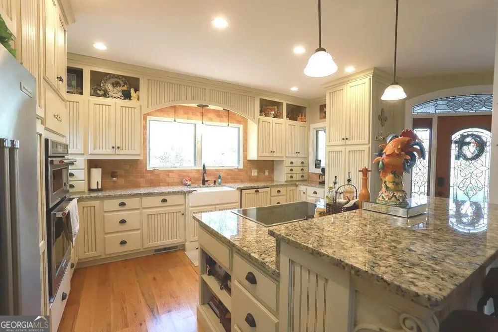 120 Bear Den RD Dahlonega, GA 30533