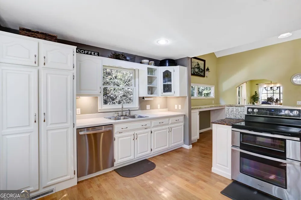 14 Rivendell WAY Hayesville, NC 28904