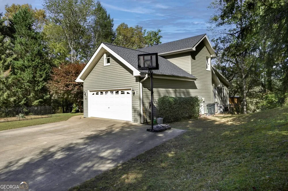 14 Rivendell WAY Hayesville, NC 28904