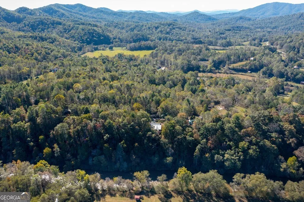 14 Rivendell WAY Hayesville, NC 28904