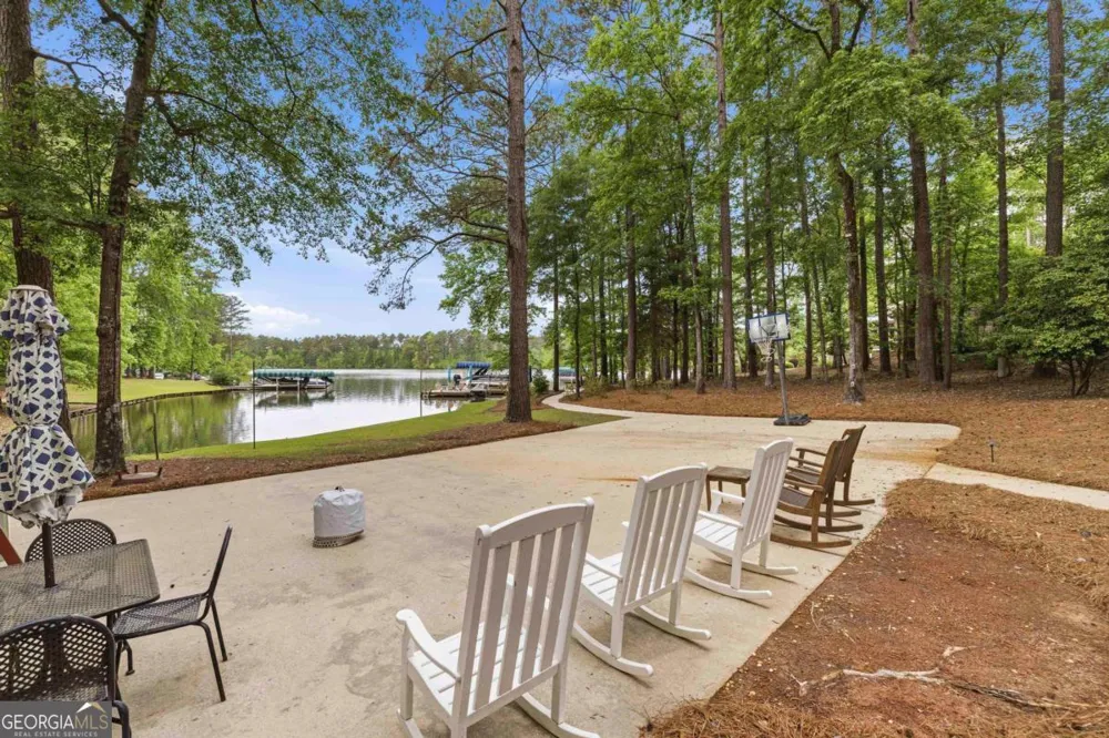 1010 Holmes DR White Plains, GA 30678