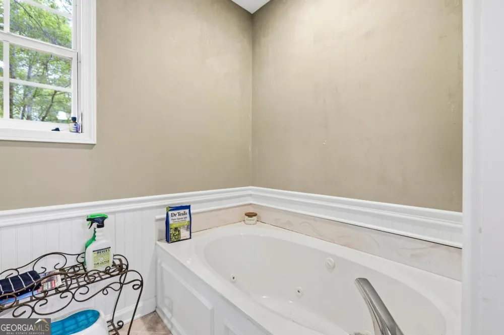 1010 Holmes DR White Plains, GA 30678