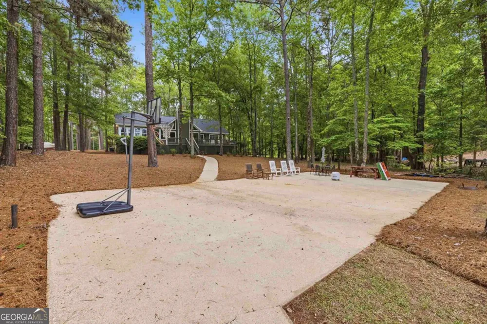 1010 Holmes DR White Plains, GA 30678