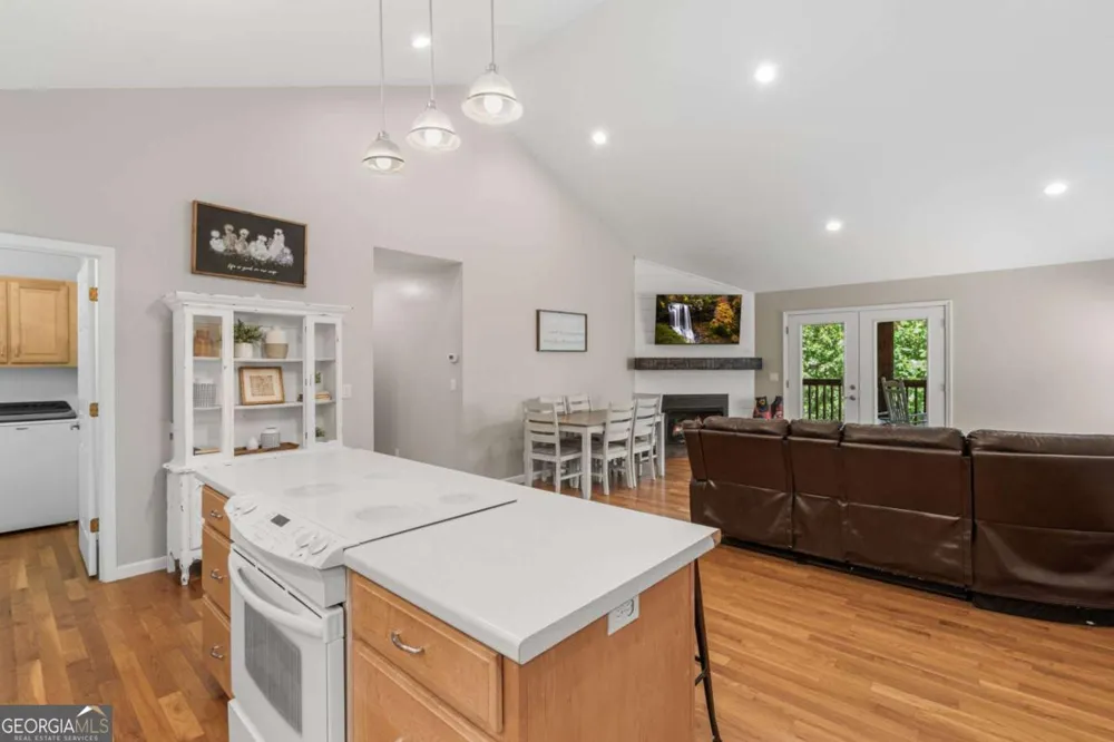578 Dockery Creek RD Young Harris, GA 30582