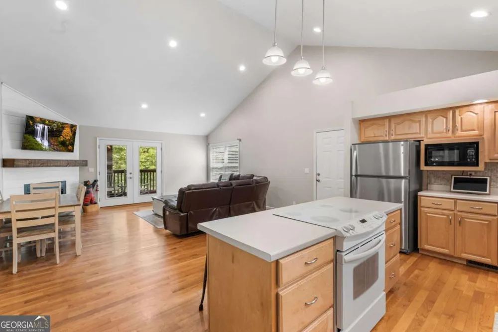 578 Dockery Creek RD Young Harris, GA 30582