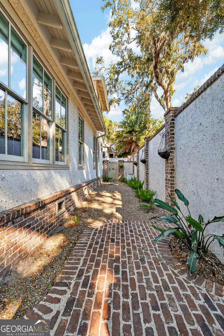 1030 Village Oaks Lane St. Simons, GA 31522
