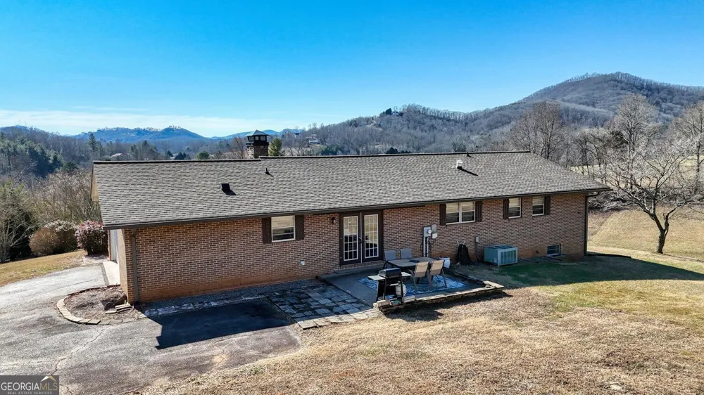 85 Chatuge Shores CIR Hayesville, NC 28904