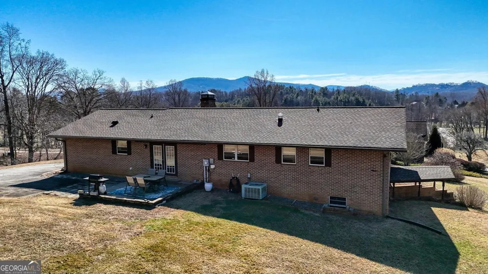 85 Chatuge Shores CIR Hayesville, NC 28904