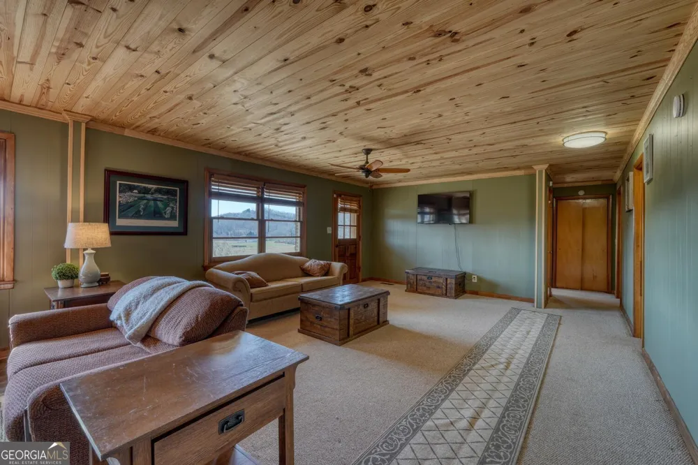 85 Chatuge Shores CIR Hayesville, NC 28904