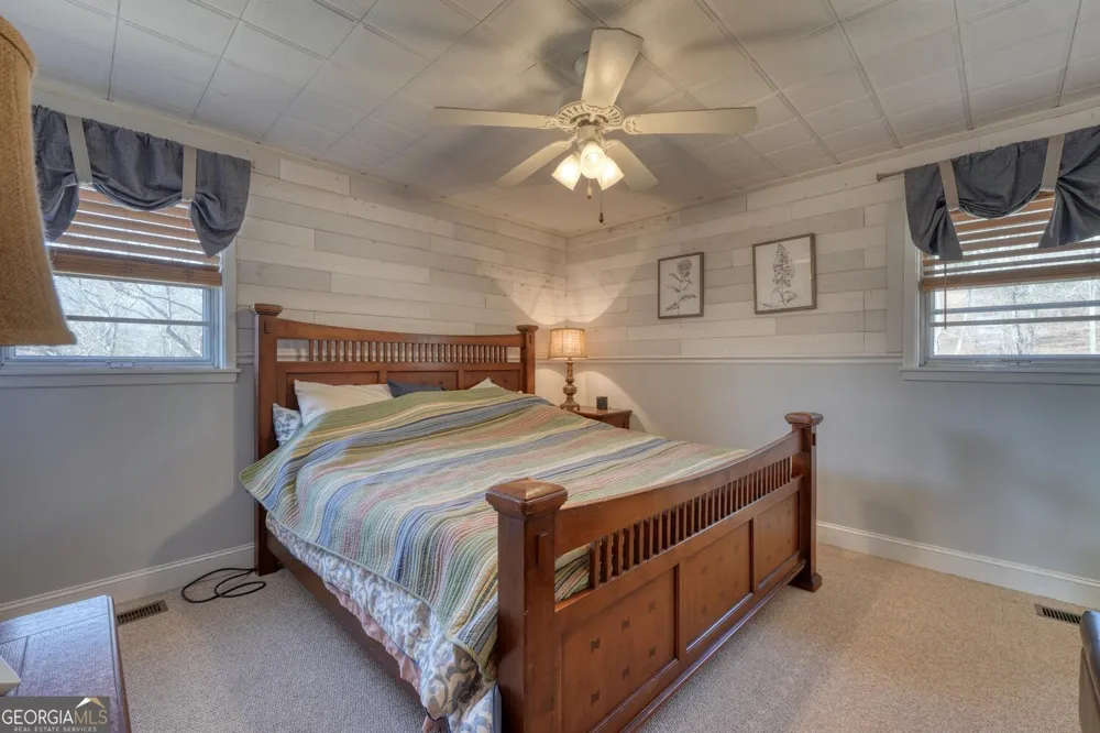 85 Chatuge Shores CIR Hayesville, NC 28904