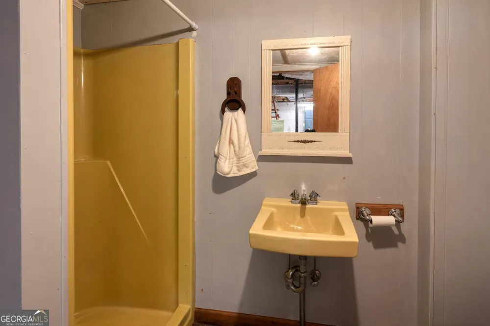 85 Chatuge Shores CIR Hayesville, NC 28904