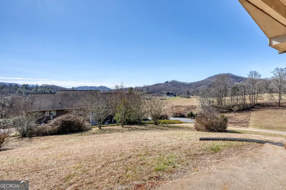 85 Chatuge Shores CIR Hayesville, NC 28904