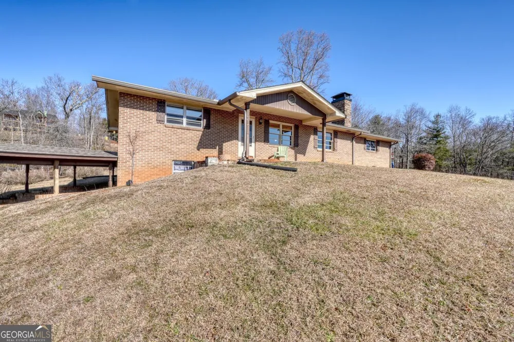 85 Chatuge Shores CIR Hayesville, NC 28904