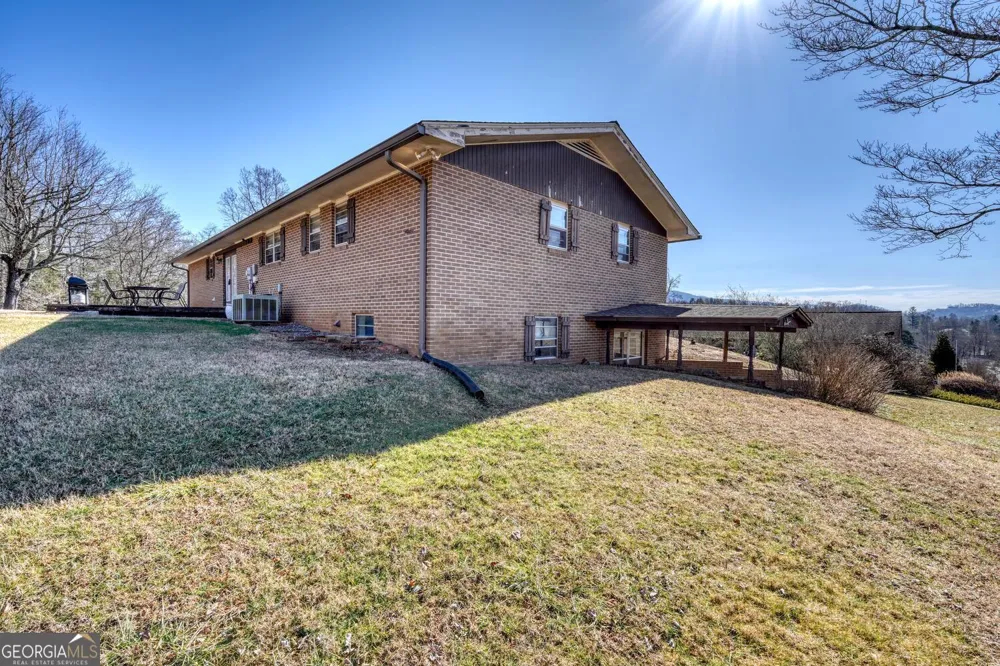 85 Chatuge Shores CIR Hayesville, NC 28904