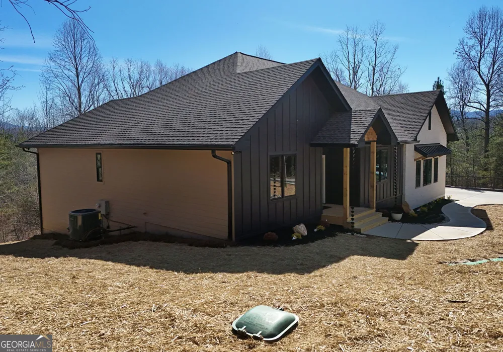 2408 Standing Meadows DR Young Harris, GA 30582