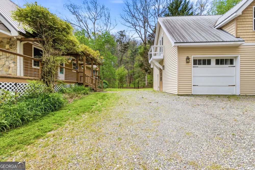 2685 Messer RD Young Harris, GA 30582