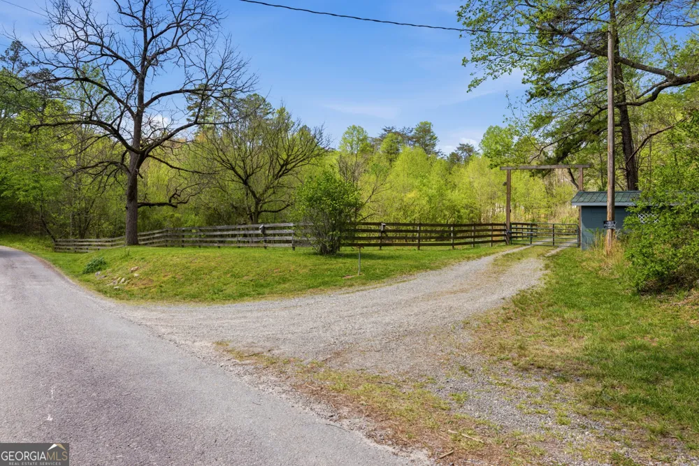 2685 Messer RD Young Harris, GA 30582
