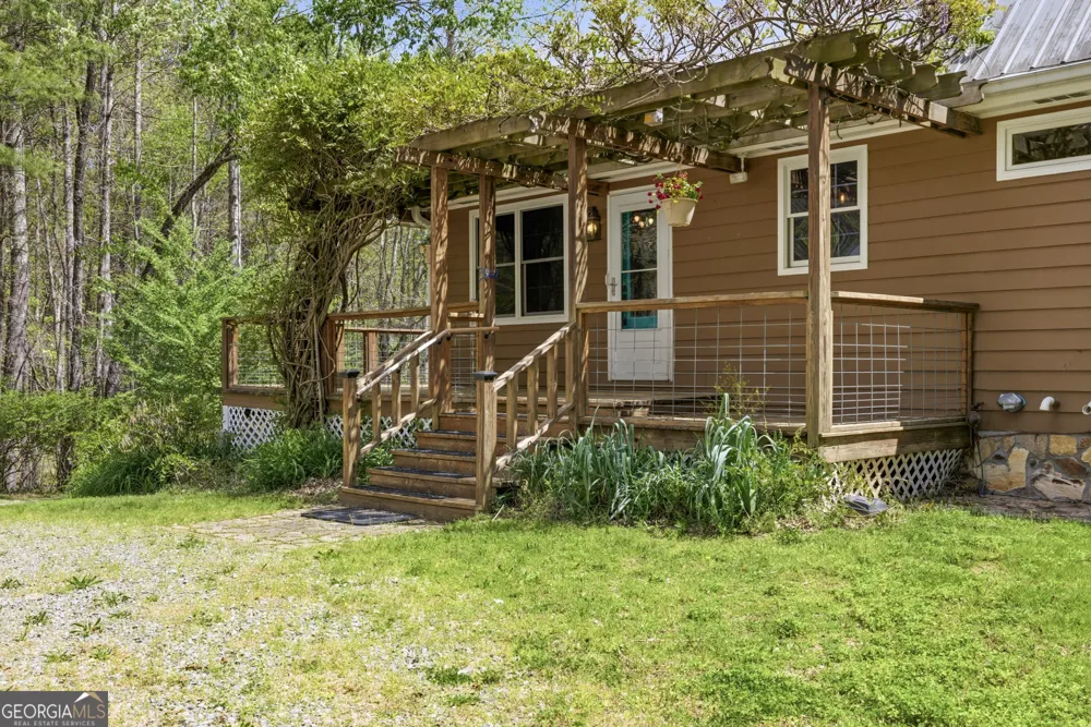 2685 Messer RD Young Harris, GA 30582