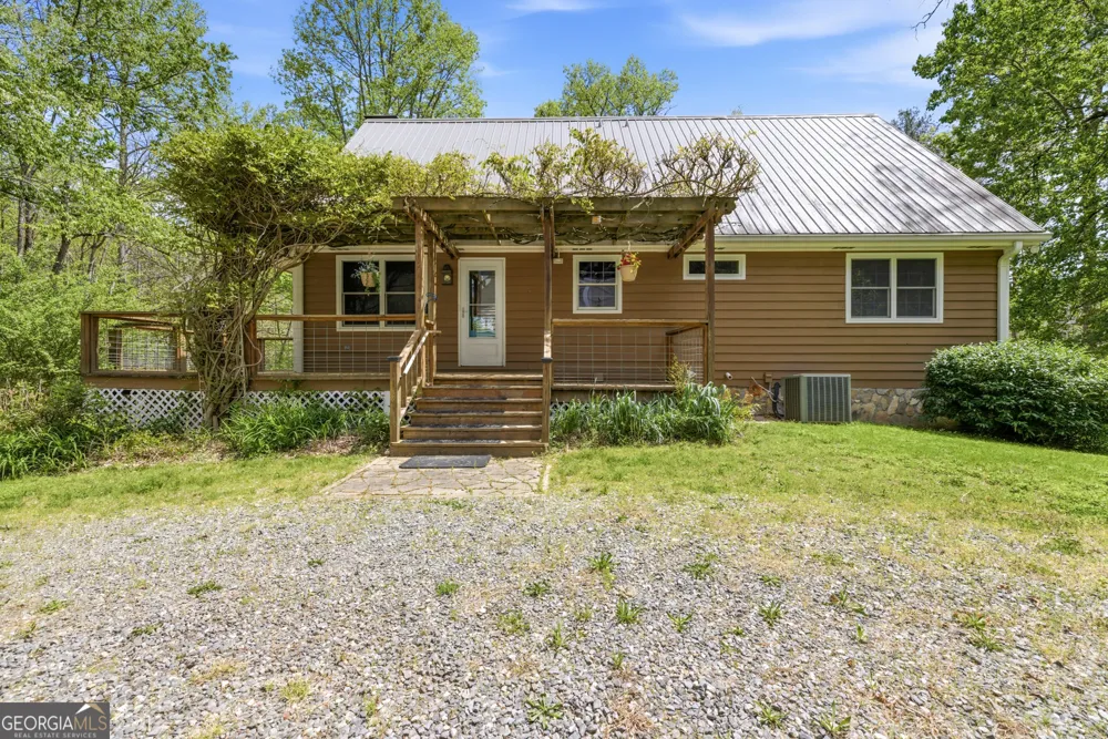 2685 Messer RD Young Harris, GA 30582