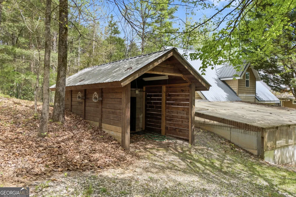 2685 Messer RD Young Harris, GA 30582