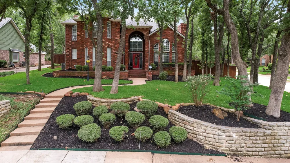 2805 Pine View Drive Grapevine, TX 76051
