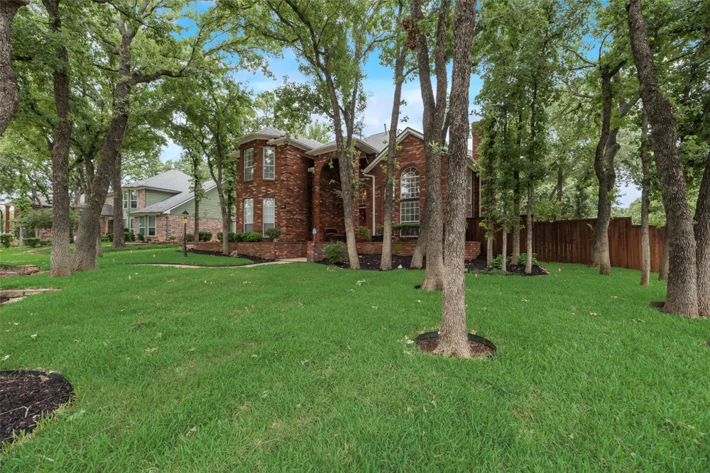 2805 Pine View Drive Grapevine, TX 76051