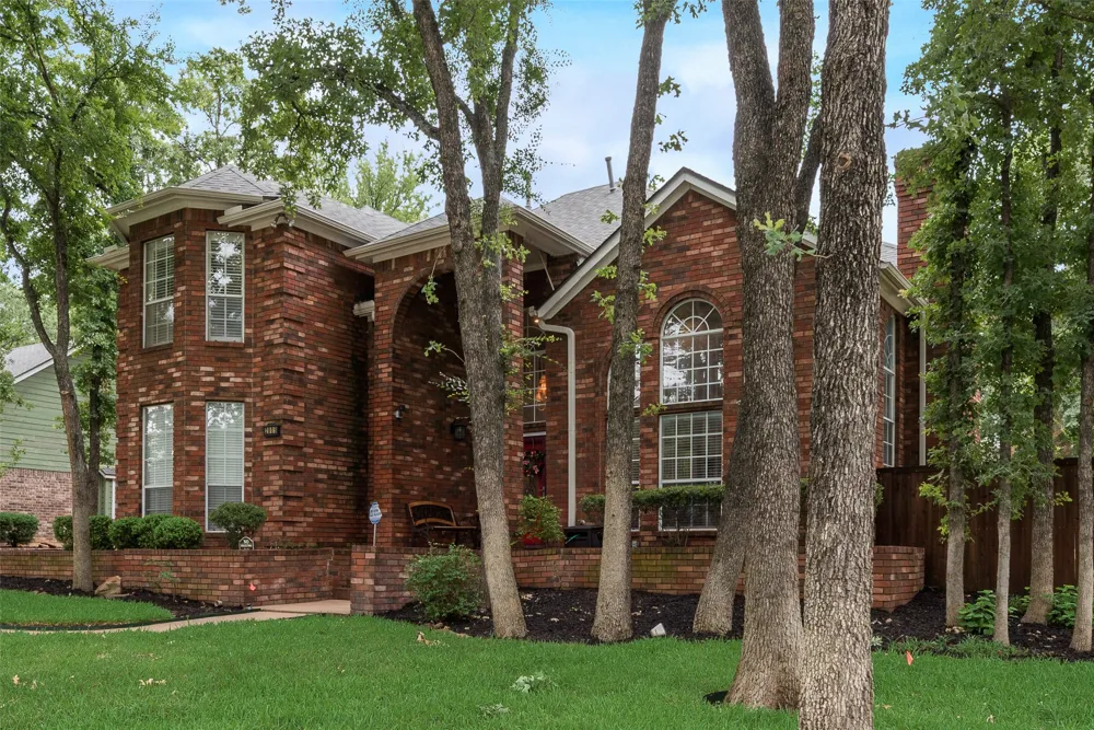 2805 Pine View Drive Grapevine, TX 76051