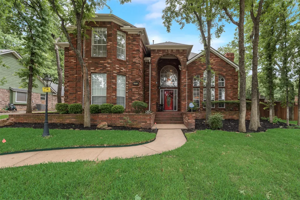 2805 Pine View Drive Grapevine, TX 76051